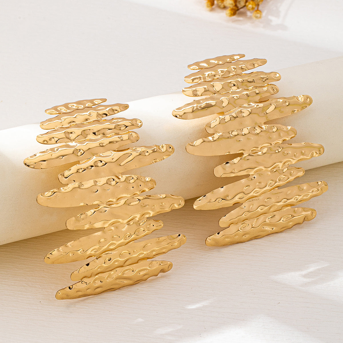 Boucles d'Oreilles Statement Chunky Dorées Texturées