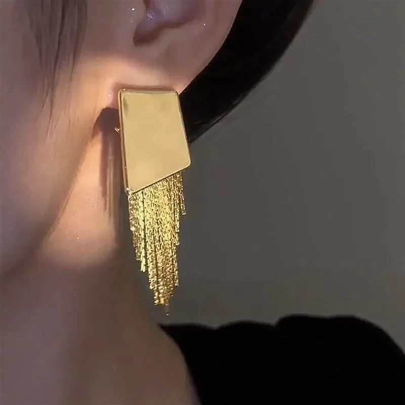 Boucles d’Oreilles Maxi Dorées Géométriques à Franges