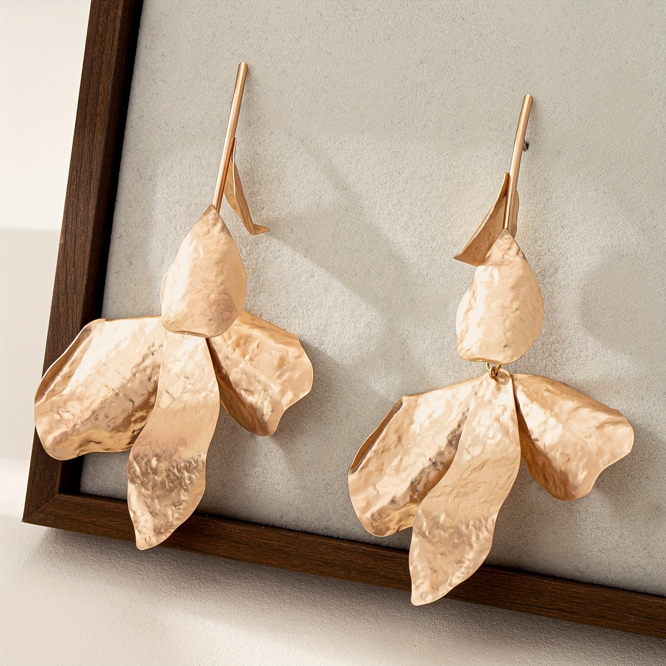 Boucles d'Oreilles Pendantes Feuilles Florales Dorées