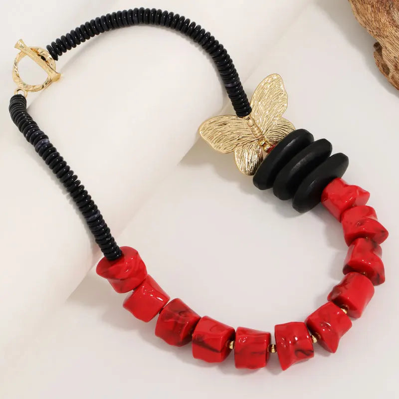 Collier Bohème en Perles avec Papillon