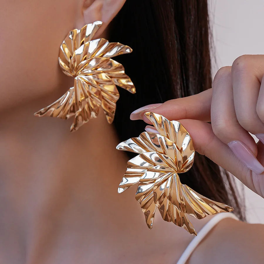 Boucles d’Oreilles Maxi Dorées en Éventail Texturé