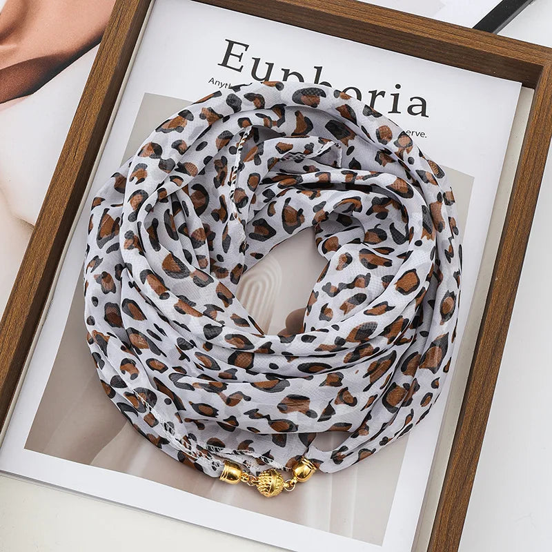 Foulard Élégant Imprimé avec Fermoir Doré