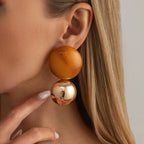 Boucles d’Oreilles Rondes Dorées en Résine Marbrée