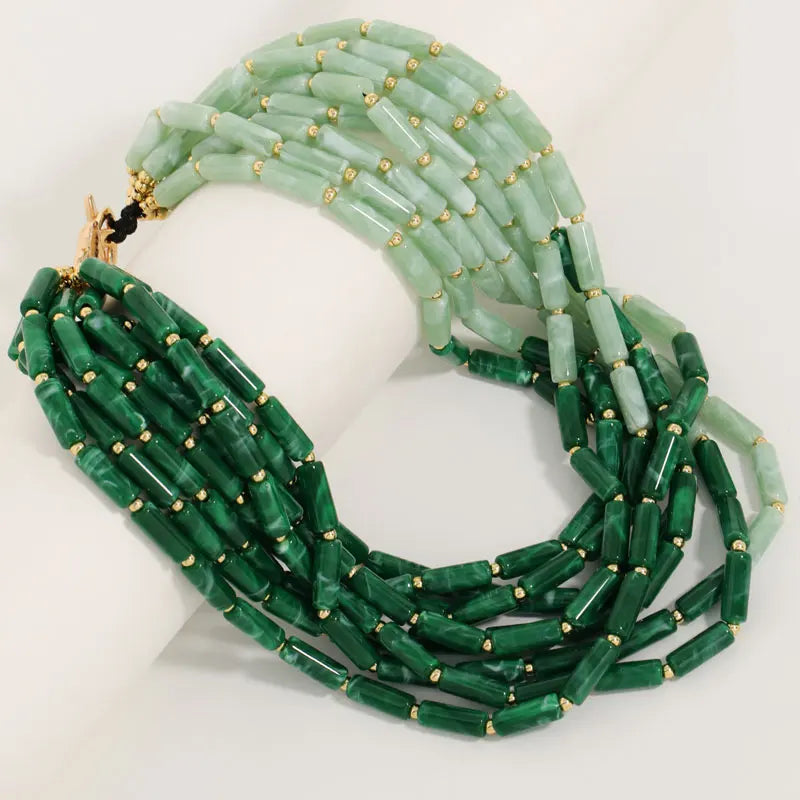 Collier femme multicouche aux tons jade