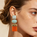 Boucles d’Oreilles Géométriques Dorées en Résine Verte et Orange