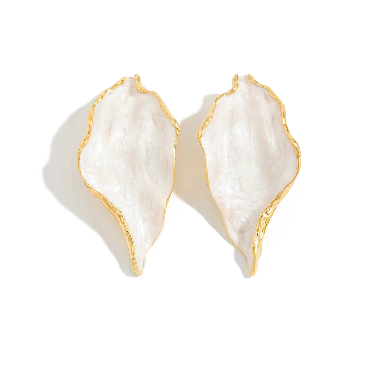 Boucles d'Oreilles Puces Vintage Pétale Blanc Texturé