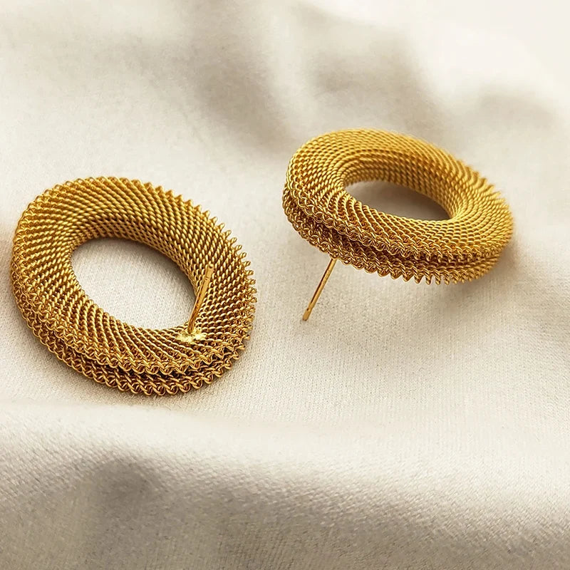 Boucles d’Oreilles Maxi Dorées à Chaînes Entrelacées