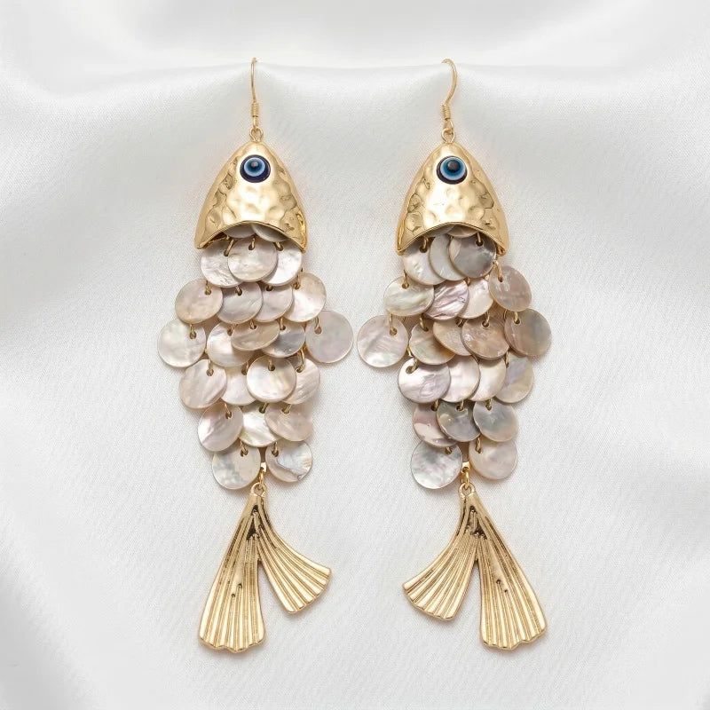 Boucles d’Oreilles Maxi Dorées avec Nacre et Pendentif Organique