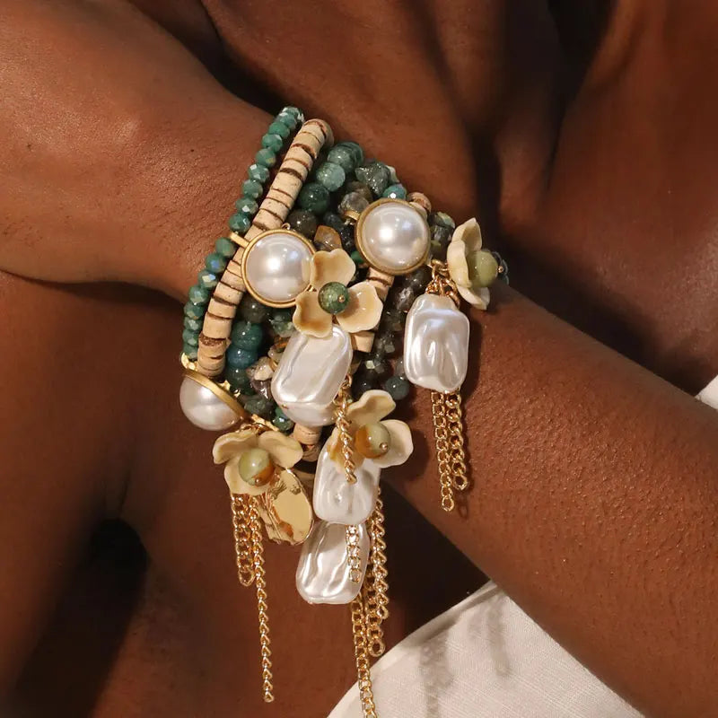 Ensemble de bracelets faits main à perles et fleurs