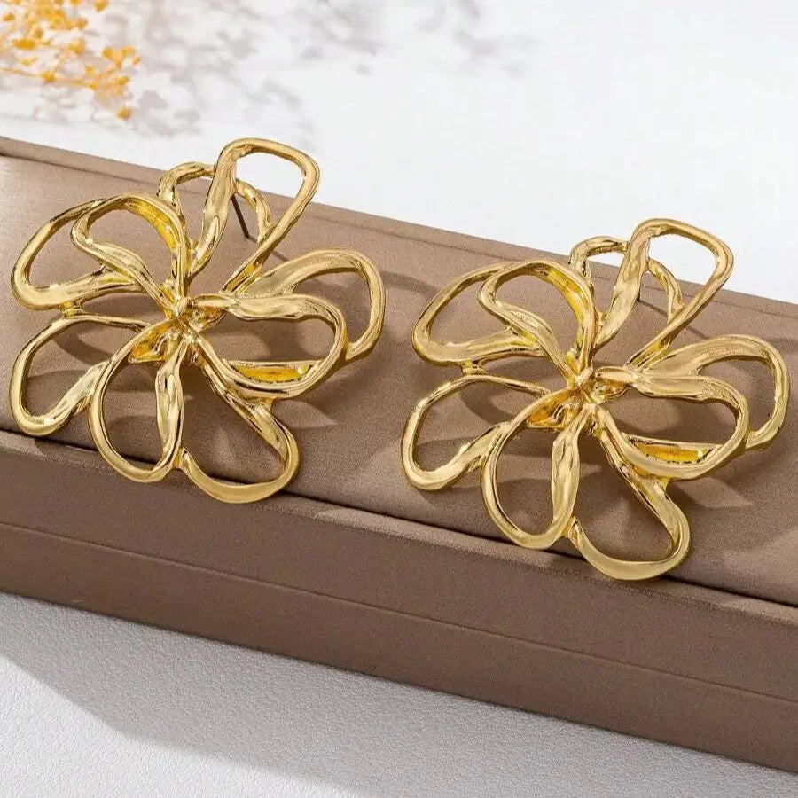 Boucles d’Oreilles Maxi Fleur Ajourée Dorée