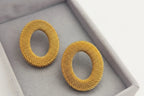 Boucles d’Oreilles Maxi Dorées à Chaînes Entrelacées