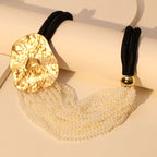Perlenkette Goldene Harmonie von Mireva – Design mit strukturiertem goldenen Anhänger