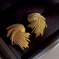 Boucles d’Oreilles Dorées Sculpturales en Éventail