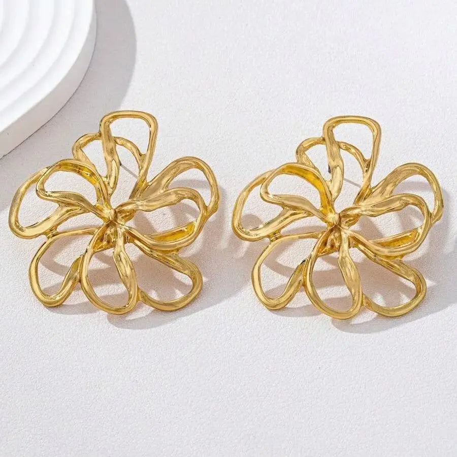 Boucles d’Oreilles Maxi Fleur Ajourée Dorée