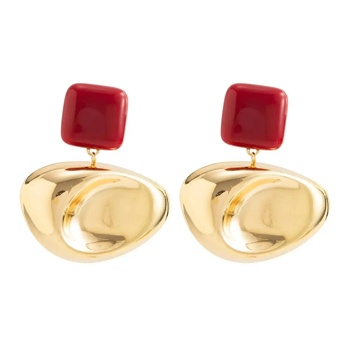 Boucles d’Oreilles Dorées en Résine Rouge au Design Organique
