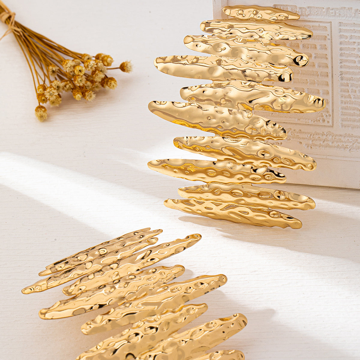Boucles d'Oreilles Statement Chunky Dorées Texturées