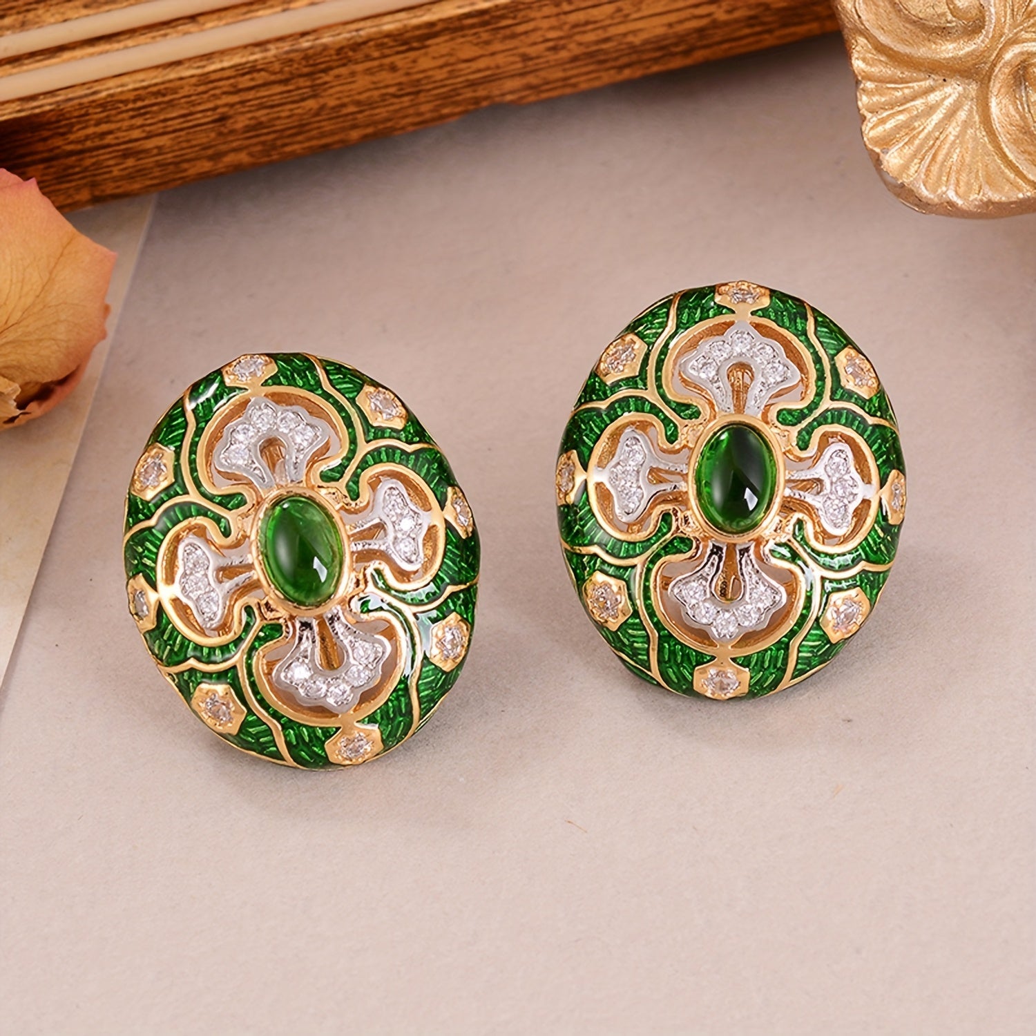 Boucles d'Oreilles Puces Ornementales Fleur Émeraude