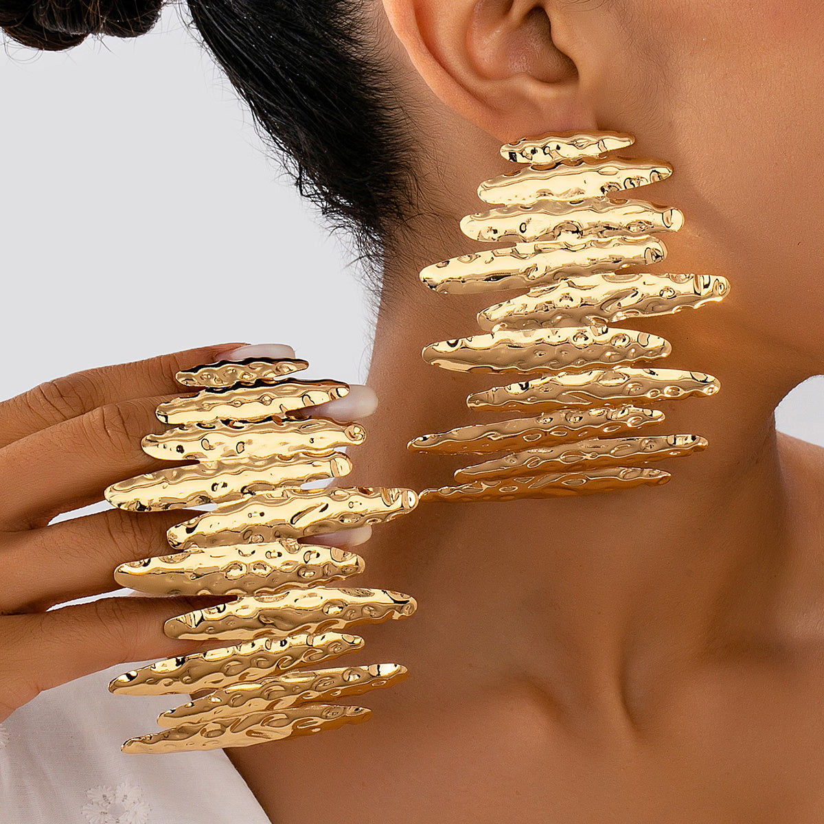 Boucles d'Oreilles Statement Chunky Dorées Texturées